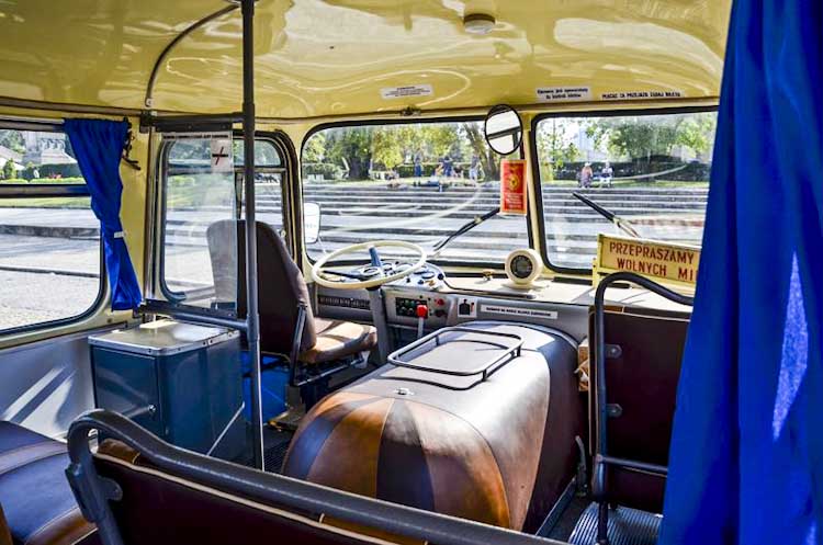 bus ogorek od srodka